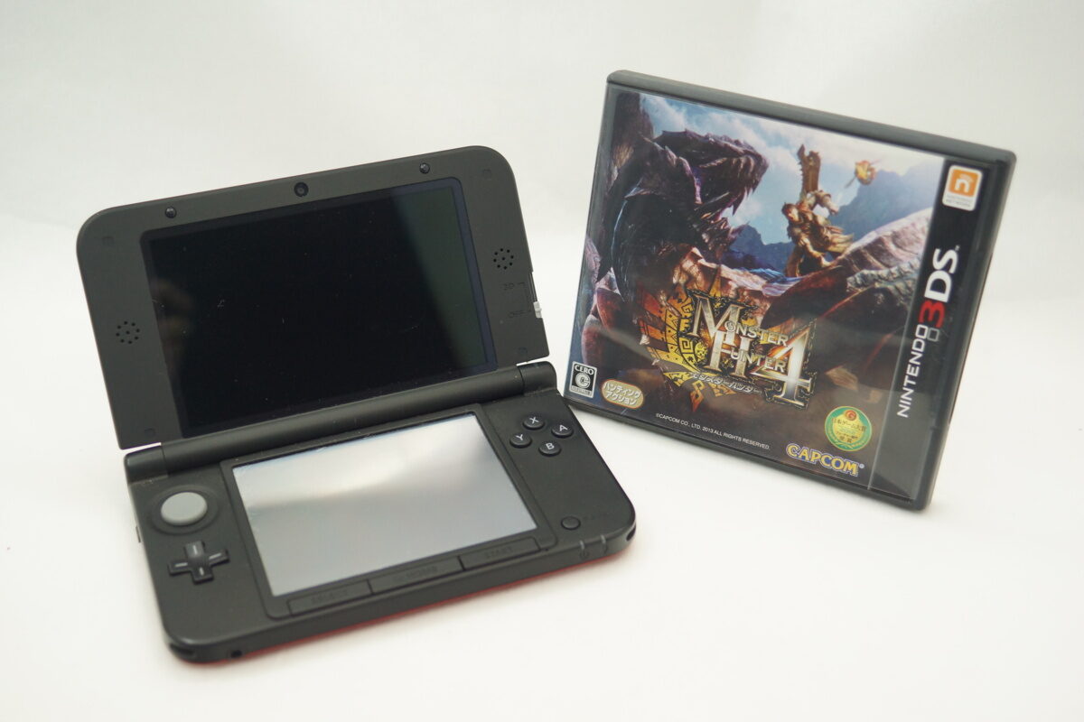 任天堂 ニンテンドー NINTENDO 3DS LL レッド×ブラック