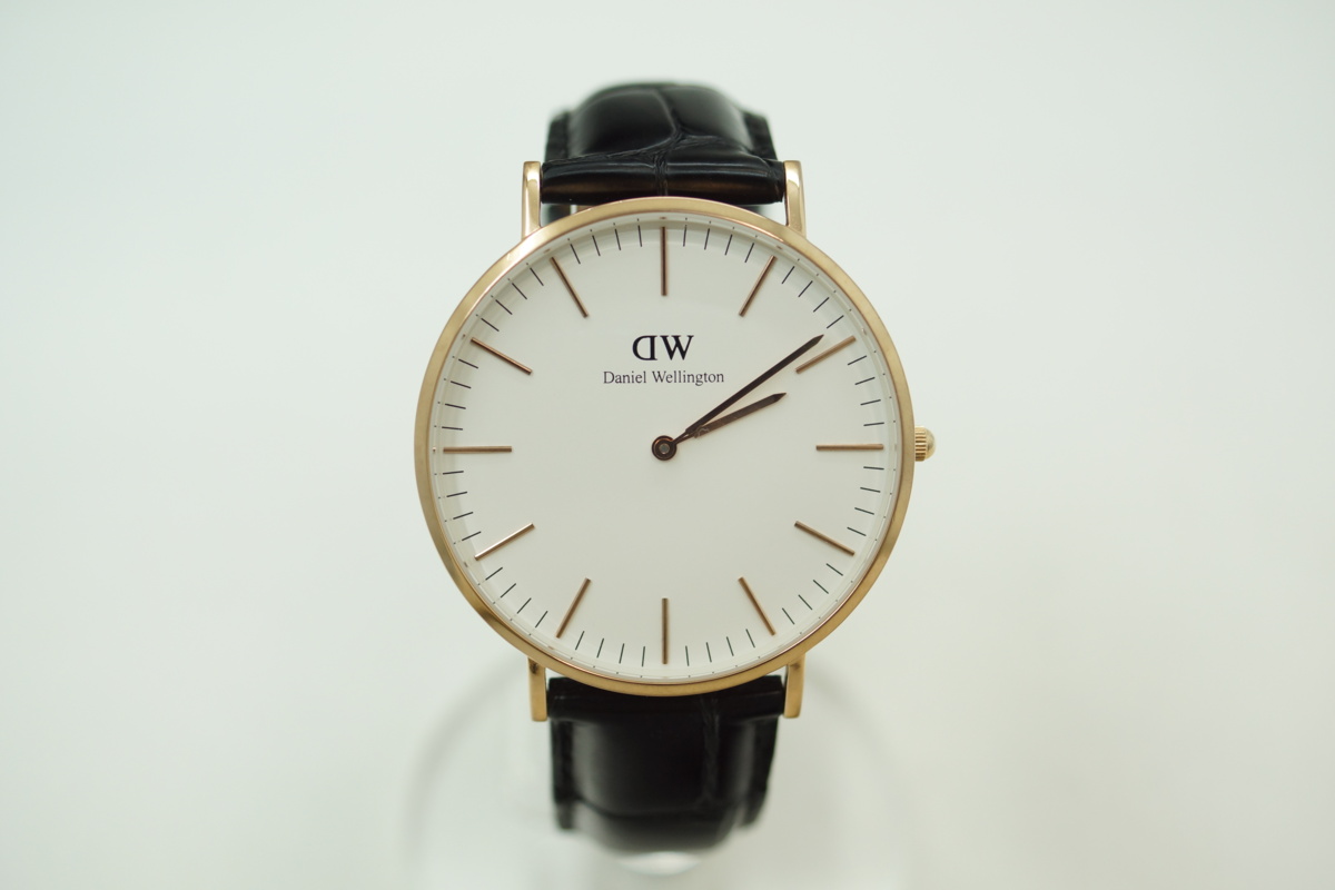 【Daniel Wellington ダニエル ウェリントン B40R4 40mm ローズゴールド クォーツ 腕時計 白文字盤 黒 革  型押し】を熊本市のお客様より買取させて頂きました！ | 買取実績 | 質屋かんてい局 上水前寺店 | 質屋かんてい局