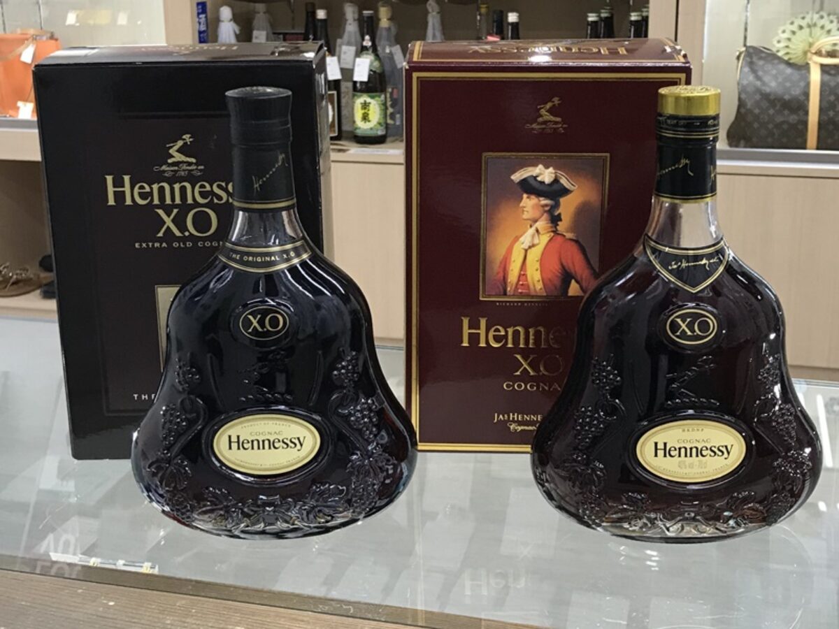 ヘネシー XO Hennessy ブランデー COGNAC 黒キャップ 金キャップ 700ml