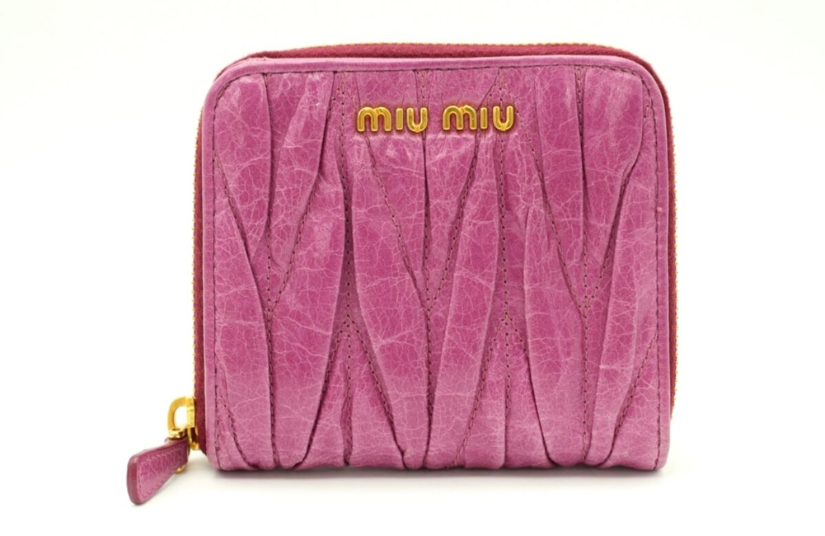 MIUMIU ミュウミュウ マトラッセ 二つ折り財布 ラムスキン ピンク 買取　熊本