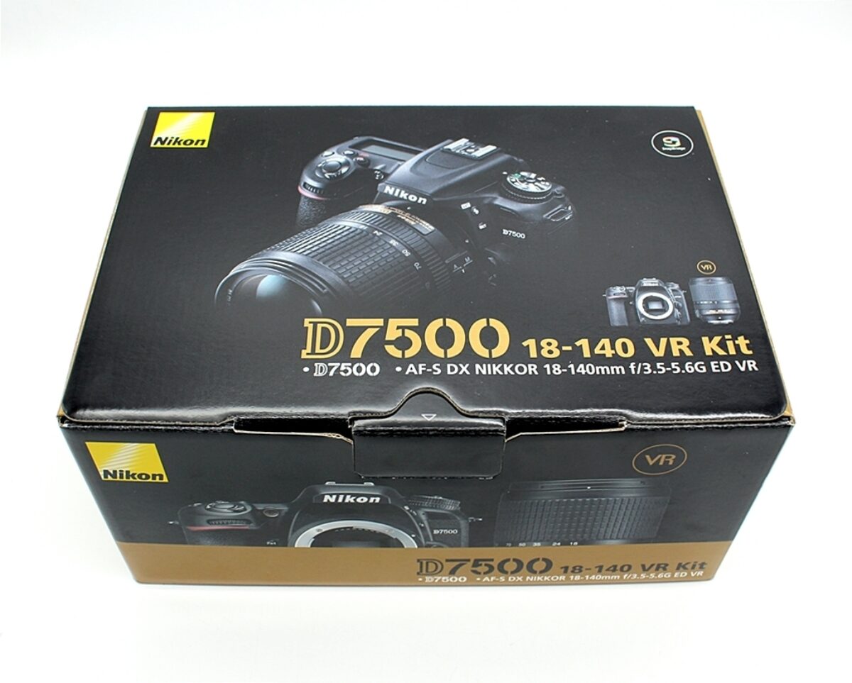 Nikon (ニコン) D7500 18-140 VR レンズキット デジタル一眼レフ 】を