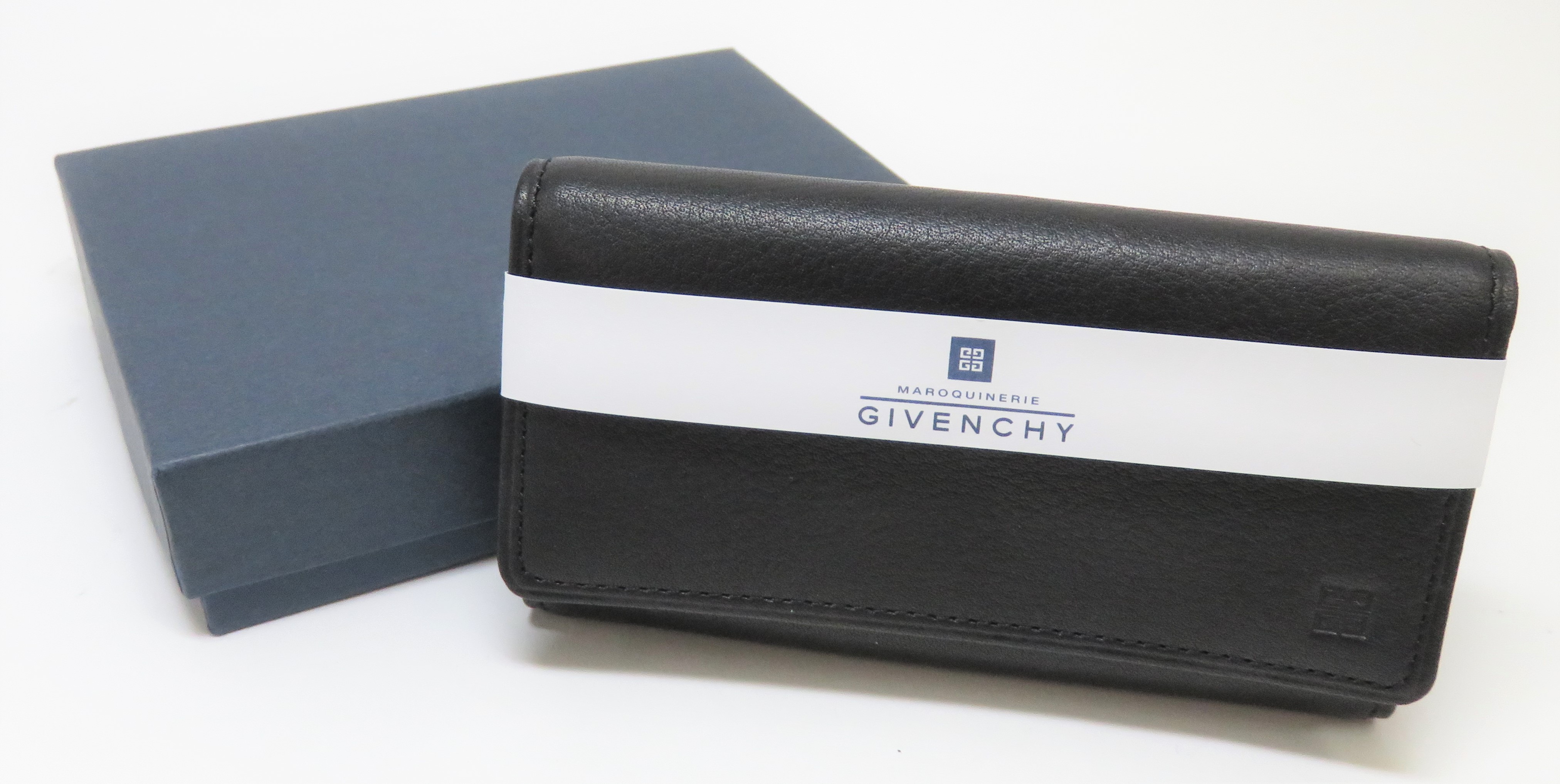 ジバンシーキーケース新品未使用 GIVENCHY ジバンシー キーケース 未使用 南区の方より買取させて