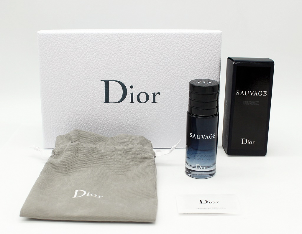 Dior Sauvage オードトワレ　香水 30mL ソヴァージュ オードゥ トワレ / ディオール(香水, 香水・ヘア