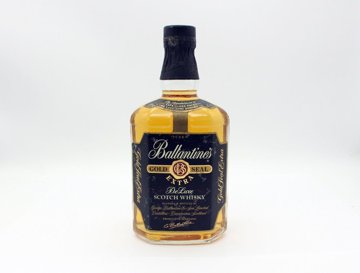 バランタイン ゴールドシール エクストラ デラックス 角瓶 750ml　43% Ballantine&#8217;s スコッチ ウイスキー 買取　熊本