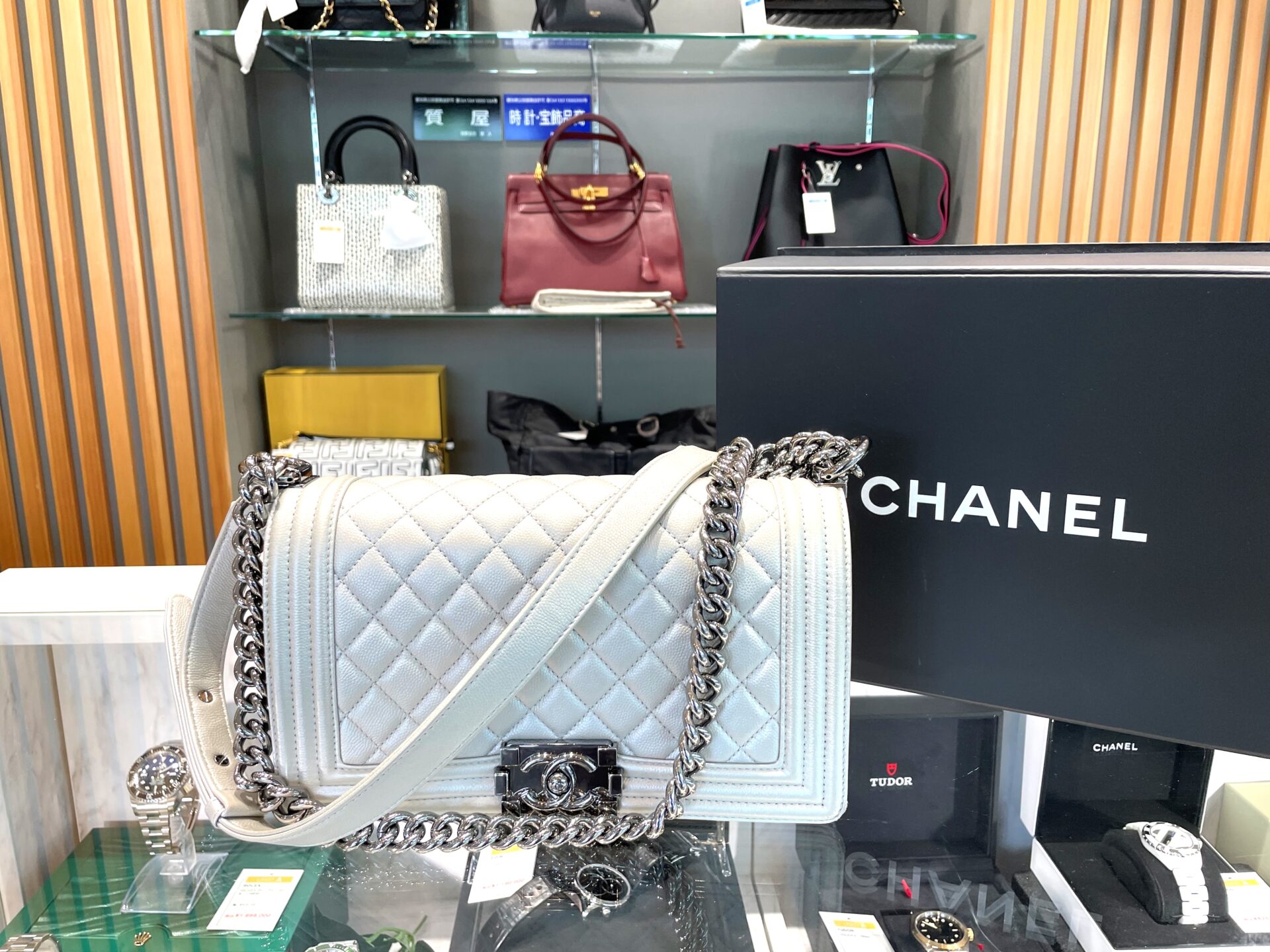 シャネル【CHANEL】ボーイシャネル 25 チェーンショルダーバッグ 希少