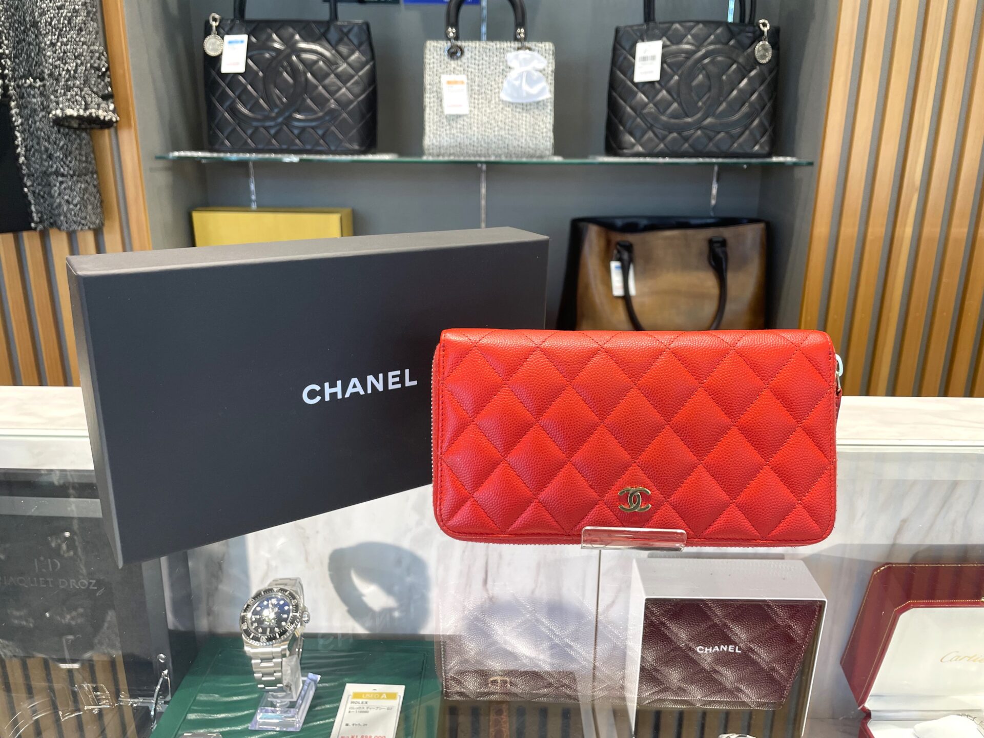 シャネル【CHANEL】ラウンドファスナー キャビアスキン マトラッセ ココマーク を名古屋市東区のお客様より買取ました♪ | 買取実績 |  質屋かんてい局 名古屋西店 | 質屋かんてい局