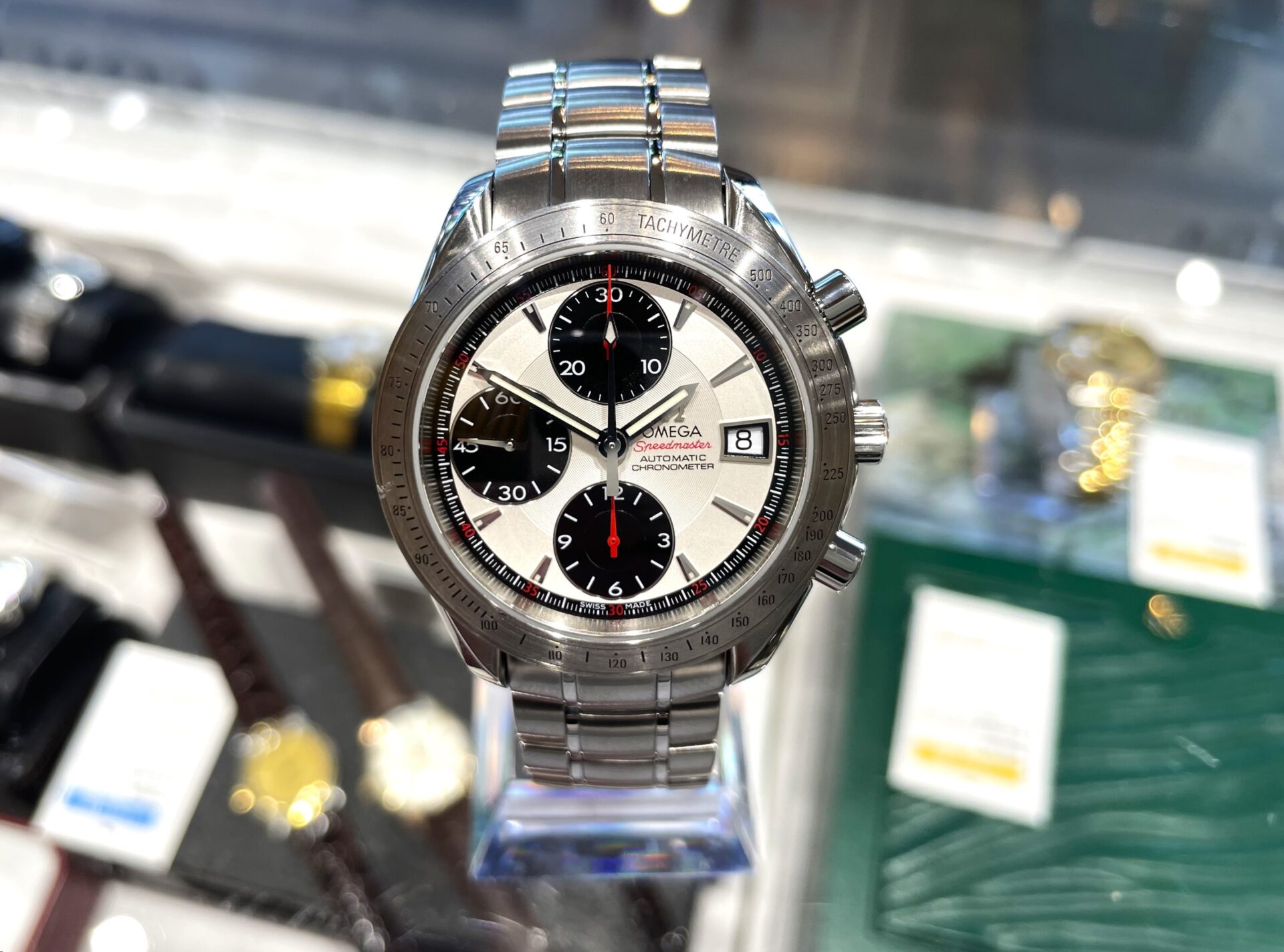 オメガ【OMEGA】スピードマスター パンダモデル 3211.31.00 を一宮市のお客様より買取ました | 買取実績 | 質屋かんてい局 名古屋西店  | 質屋かんてい局