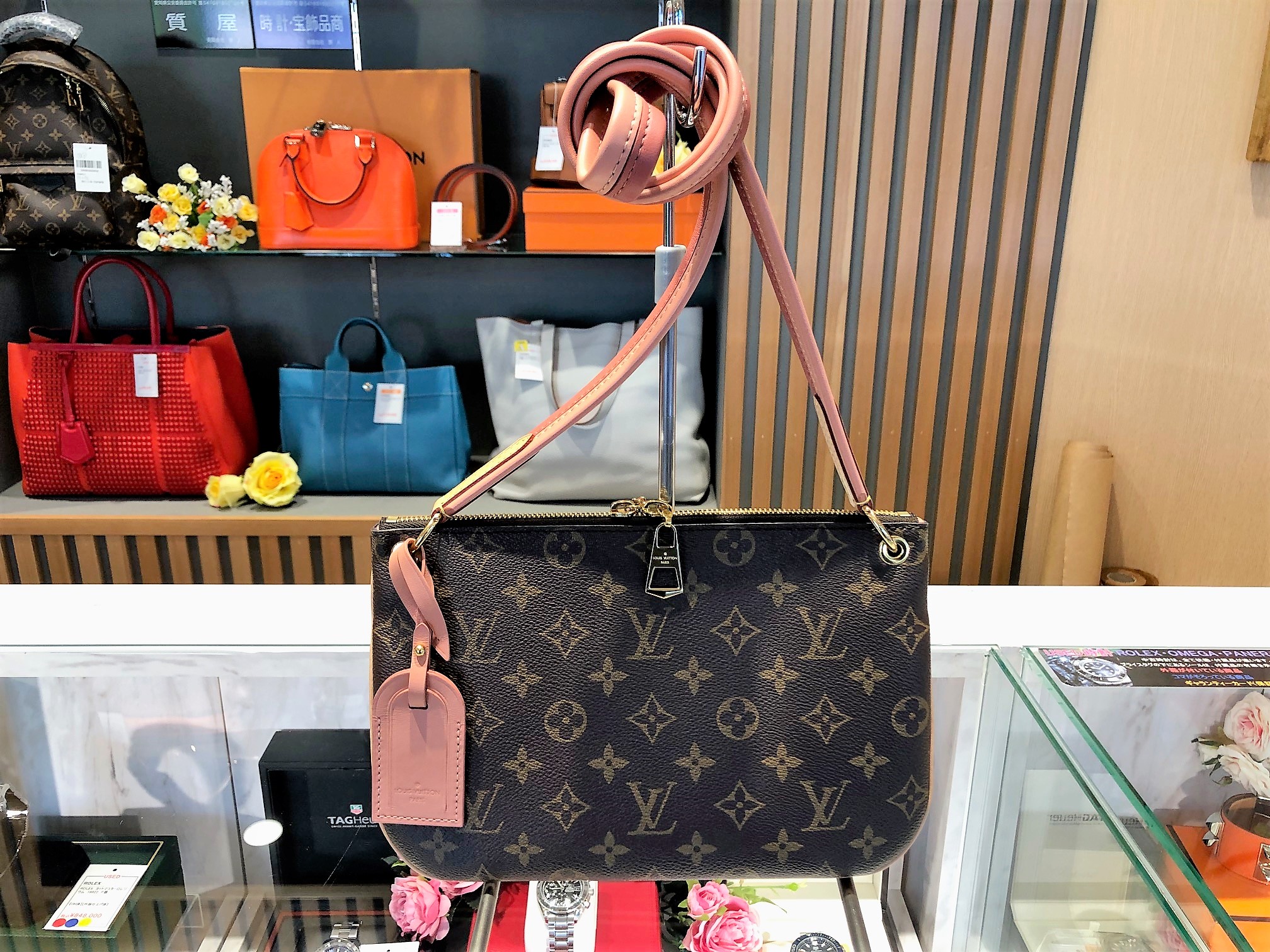 ルイヴィトン ロレッタ ショルダーバッグを名古屋市中村区のお客様より  