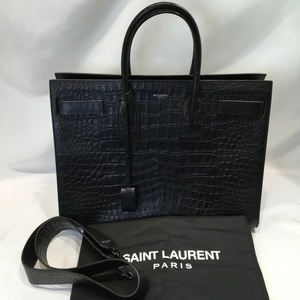 Saint laurent.jpg