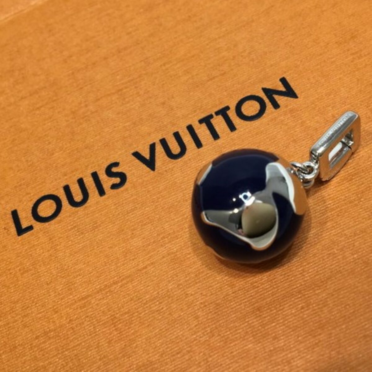 LOUIS VUITTON】ルイヴィトン グローブチャームを仙台市のお客様よりお