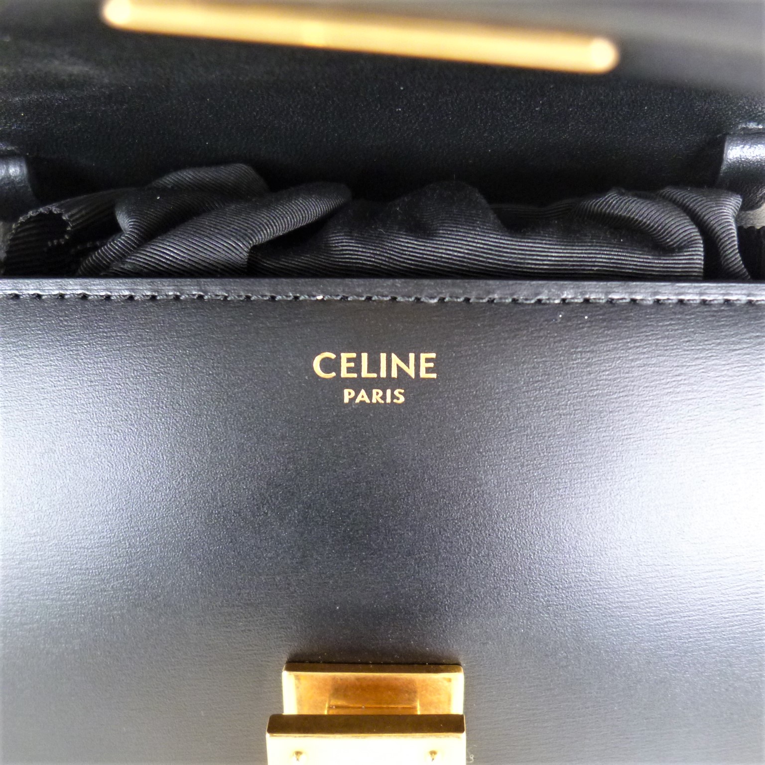 CELINE クラシックボックス(ブランドロゴ)