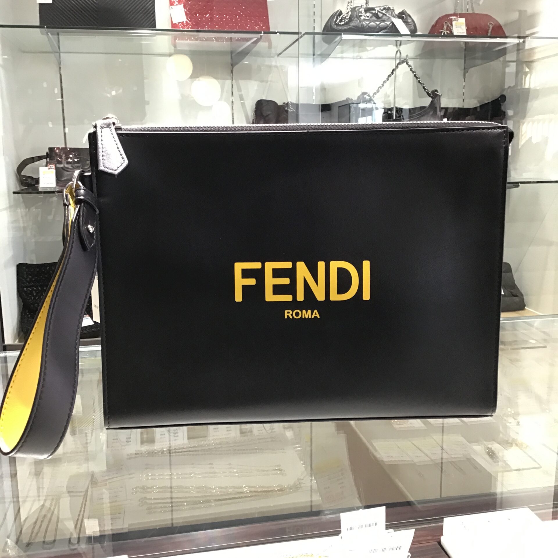 FENDI】フェンディ 7VA491 ADM8 クラッチバッグをお買取させて頂きまし