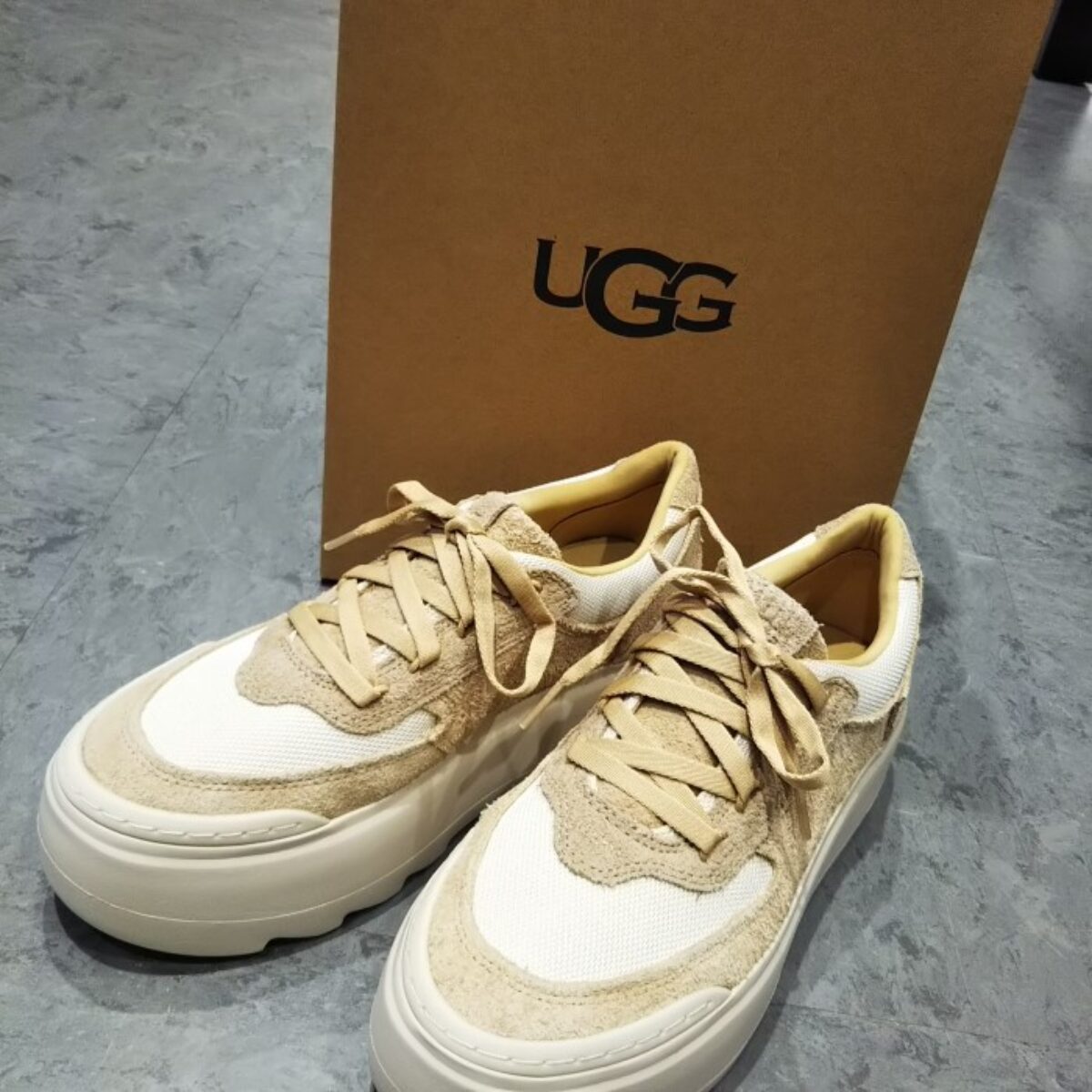 UGG-01