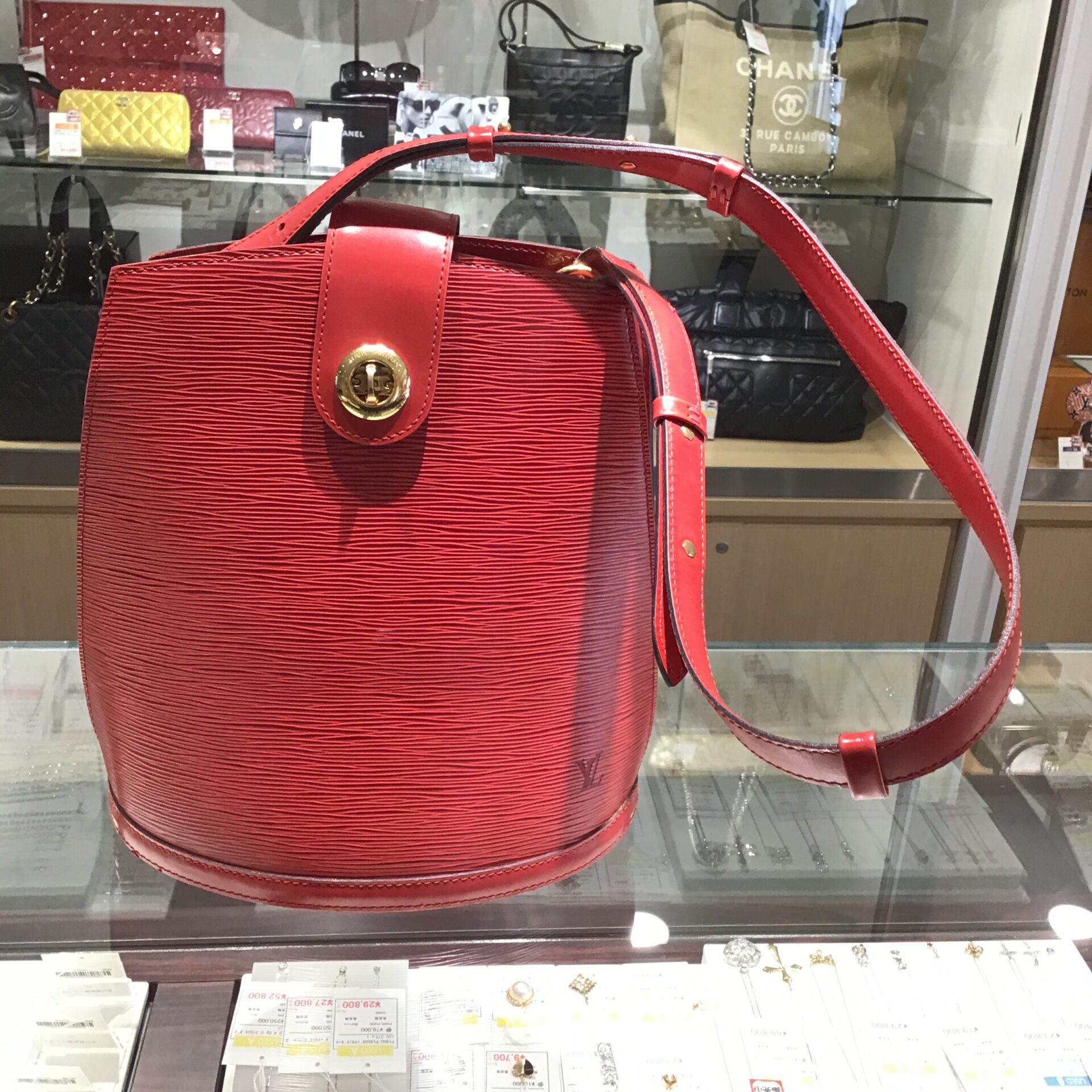 LOUIS VUITTON M52253 エピ クリュニー】の買取価格と査定
