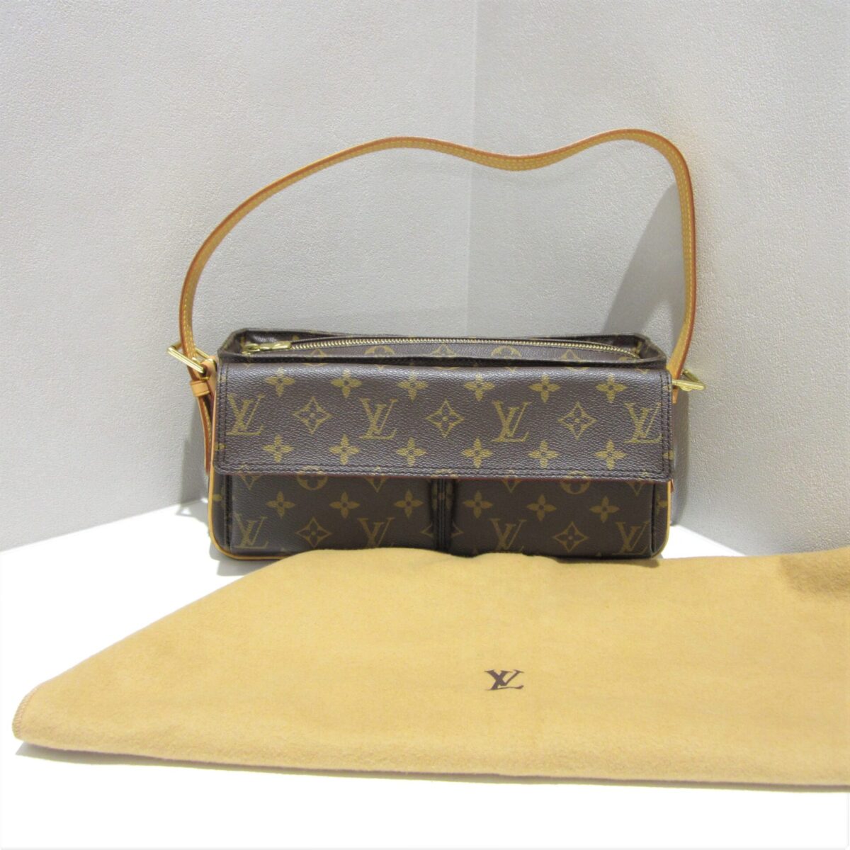 Louis Vuitton  M51165 ヴィバシテMM 210801