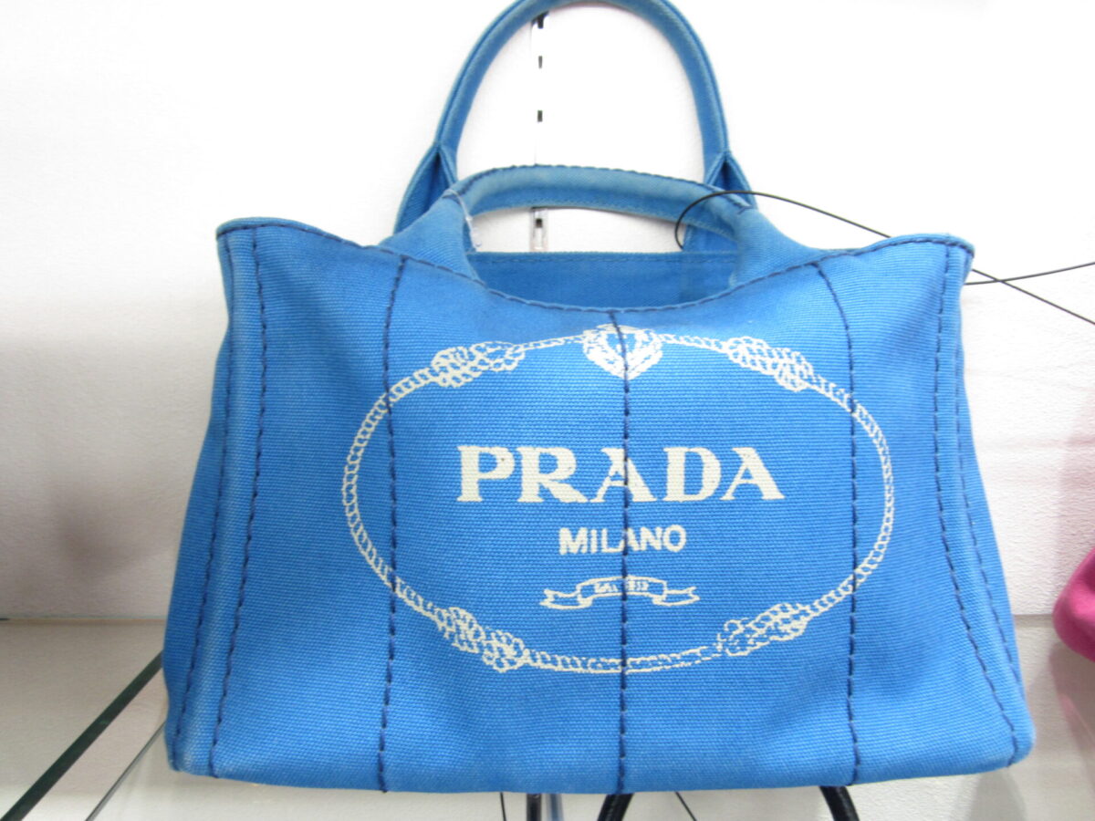 PRADAカナパブルー