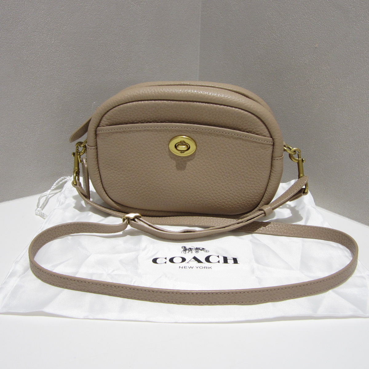 【coach】コーチカメラバッグ　タグ付き美品 コーチ COACH カメラバッグ 正規ブティック品 保存袋付き】を