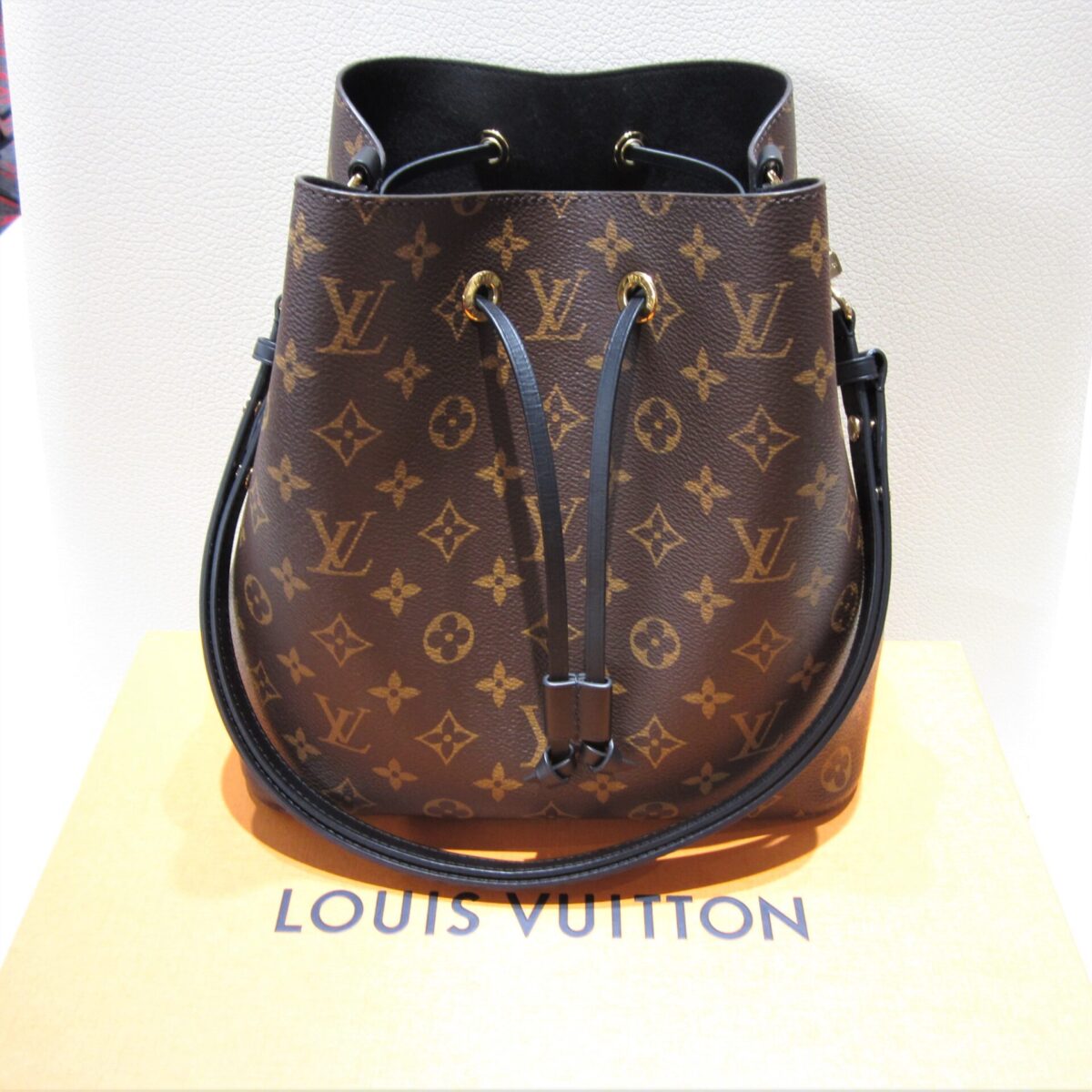 Louis Vuitton ルイヴィトン M44020 ネオノエ モノグラムキャンバスブラック 210429