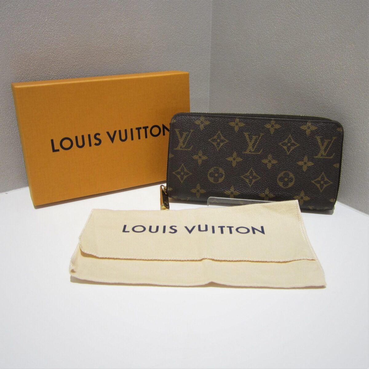 LOUIS VUITTON M41894 ジッピーウォレット ローズバレリーヌ210814