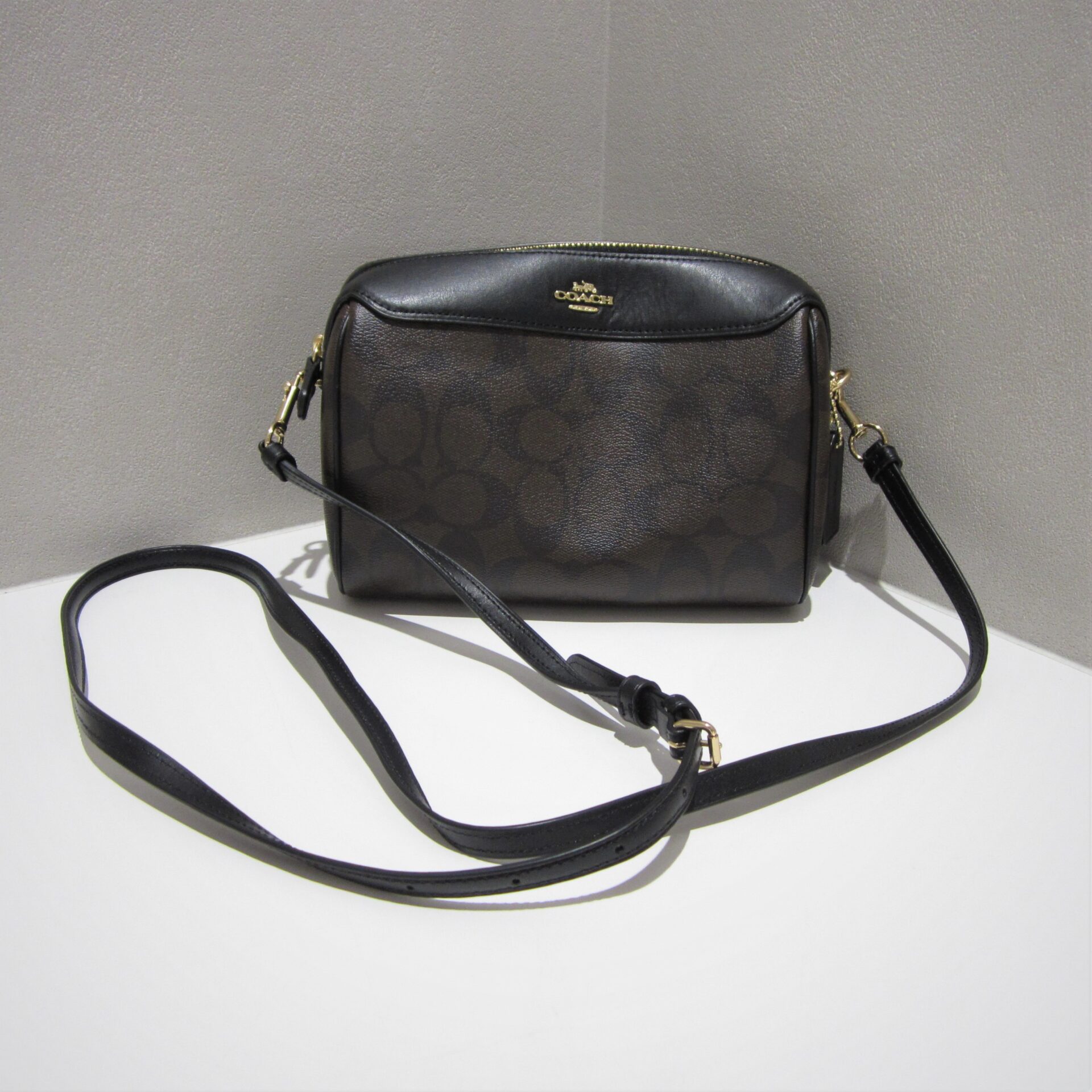 超美品！COACH ベネットクロスボディ（型番: F77879）ショルダーバッグ