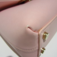 ROGER VIVIER 左角 220125.JPG