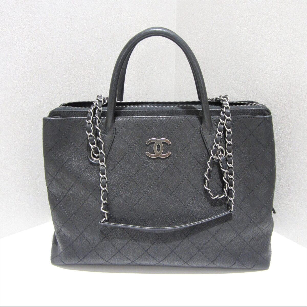 CHANEL シャネル 2way チェーントートバッグ　キャビアスキンブラック　210424