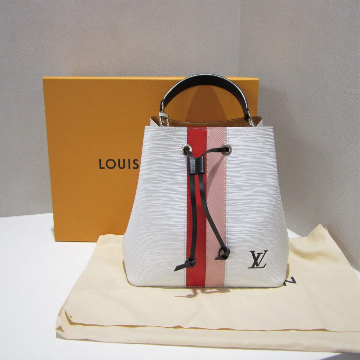 LOUISVUITTON M52163 ネオノエ 211016