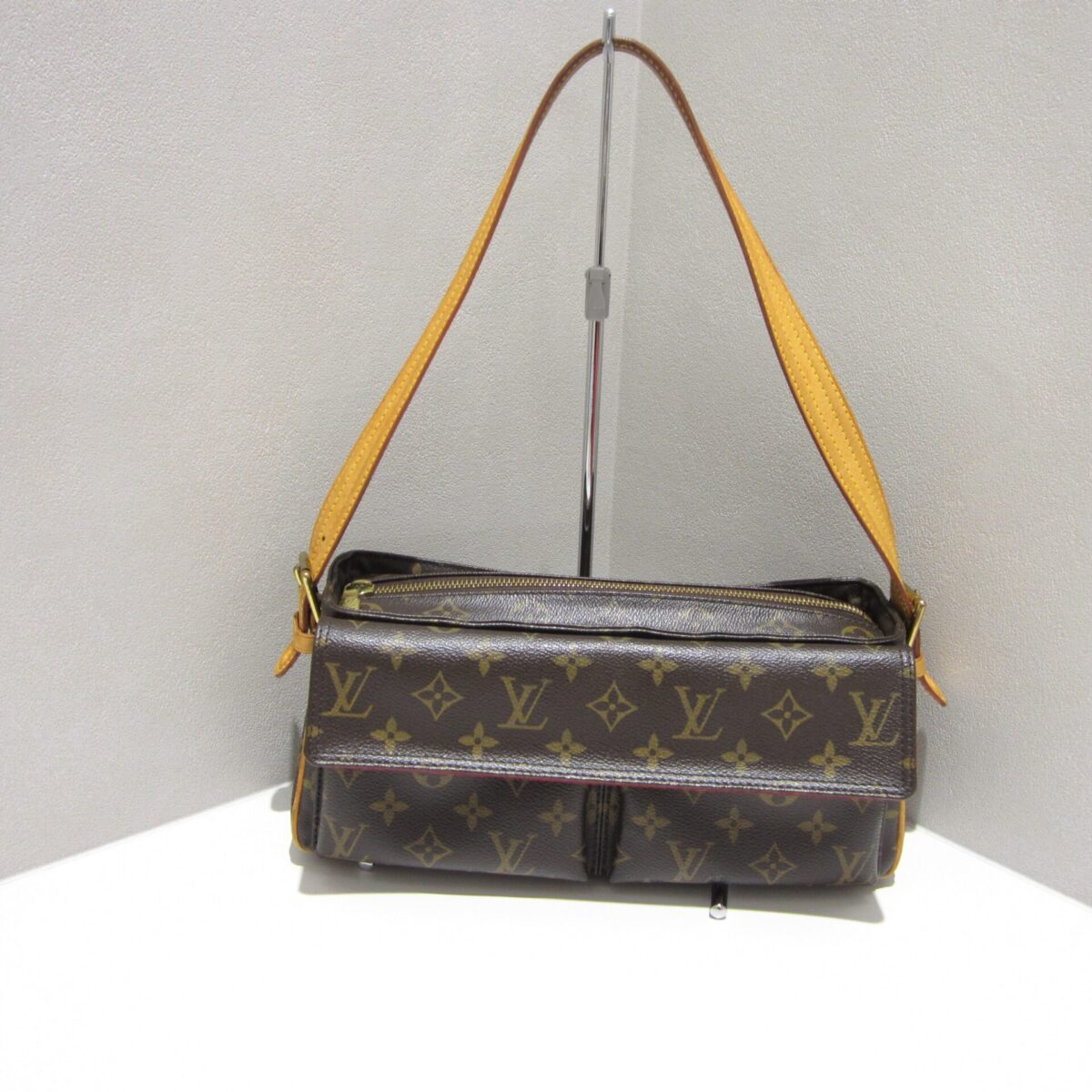 LOUISLOUIS VUITTON ルイヴィトン M51164 ヴィバシテMM 210706