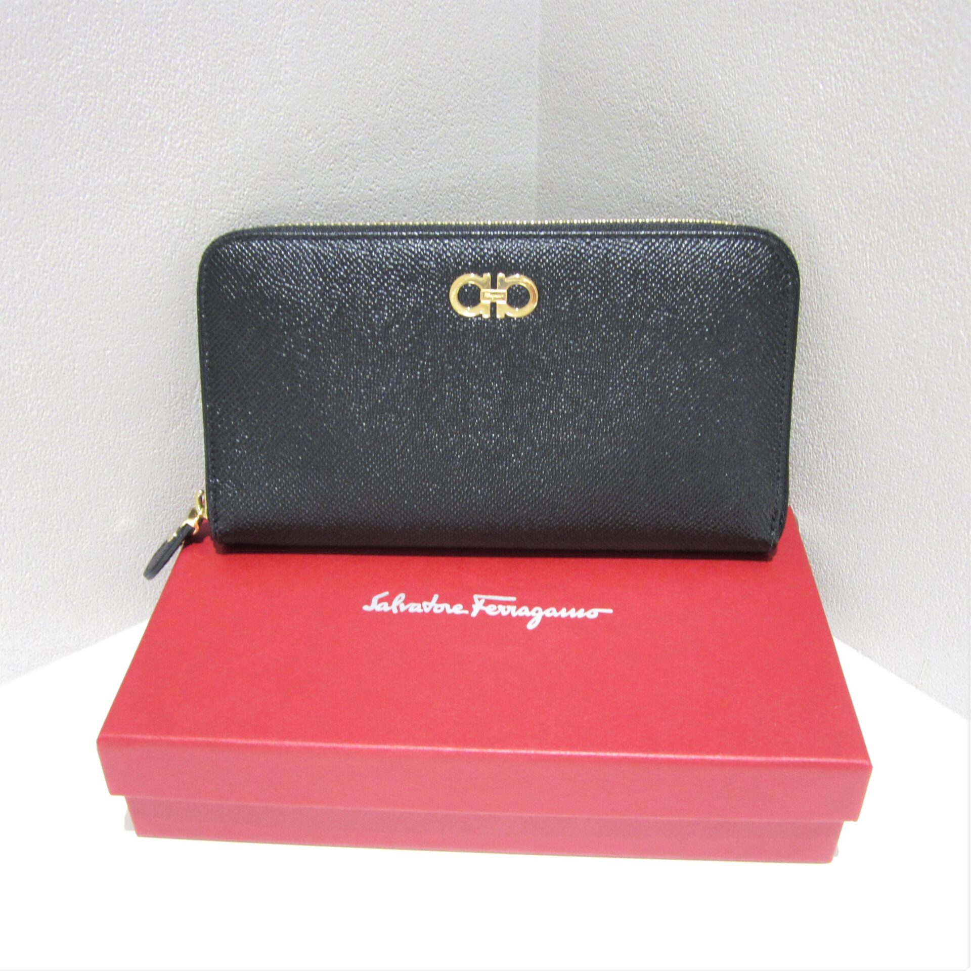 Salvatore Ferragamo フェラガモ 220009 0722482 長財布 ラウンド