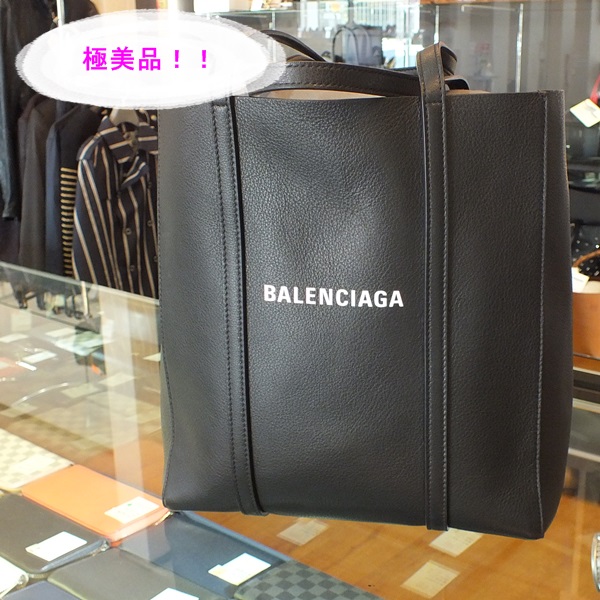 ☆最新情報☆【ＢＡＬＥＮＣＩＡＧＡ】バレンシアガ【ネイビーカバＳ